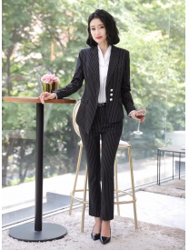 女式三?？蹢l紋西裝黑色